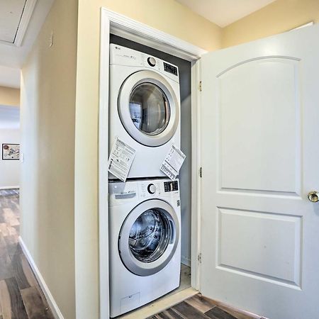 Ideally Located Glen Cove Apartment! Exterior photo