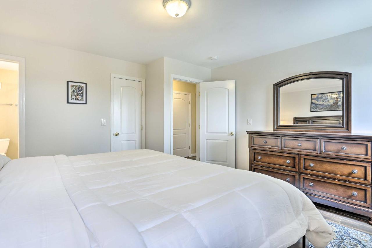 Ideally Located Glen Cove Apartment! Exterior photo
